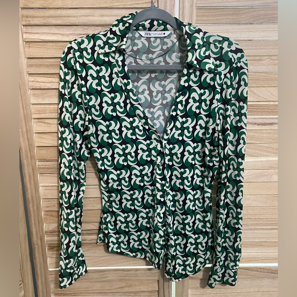 Zara Green and White Geometric Button-Down Shirt